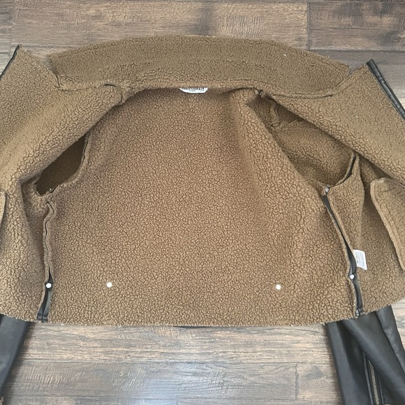 Princess Polly Size 4 Faux Leather Shearling Crop Jacket Black Edgy Moto Sherpa - Picture 13 of 13